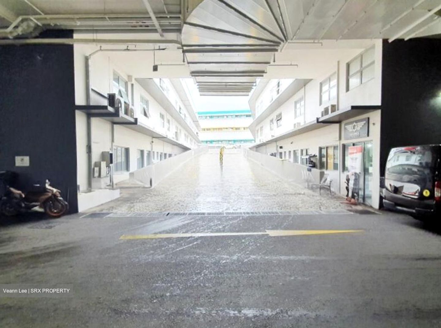 First East Centre (D14), Factory #530457051